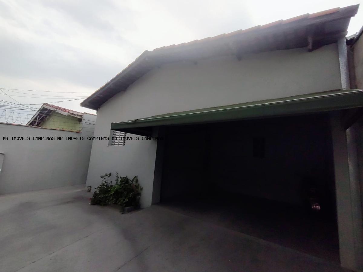 Casa à venda com 6 quartos, 180m² - Foto 1