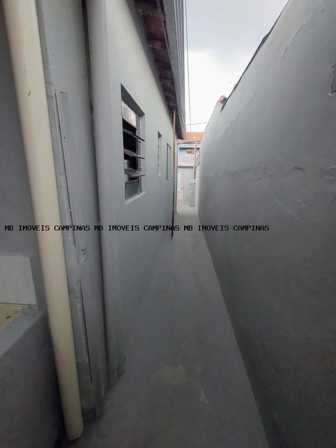 Casa à venda com 6 quartos, 180m² - Foto 3