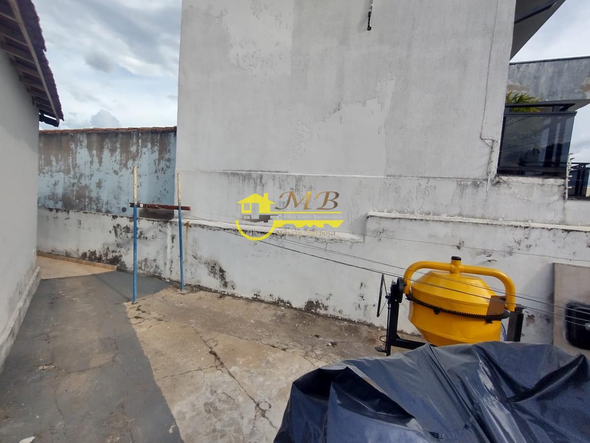 Casa à venda com 3 quartos, 200m² - Foto 14