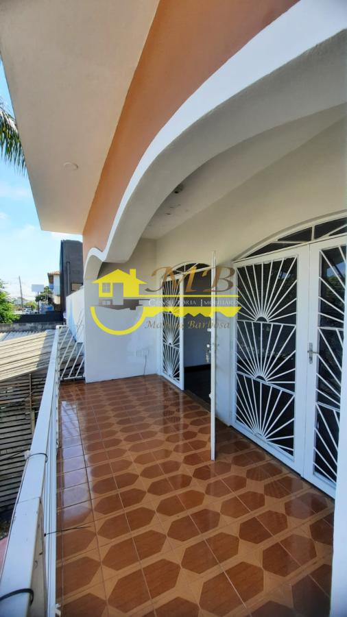 Casa à venda com 2 quartos, 100m² - Foto 2