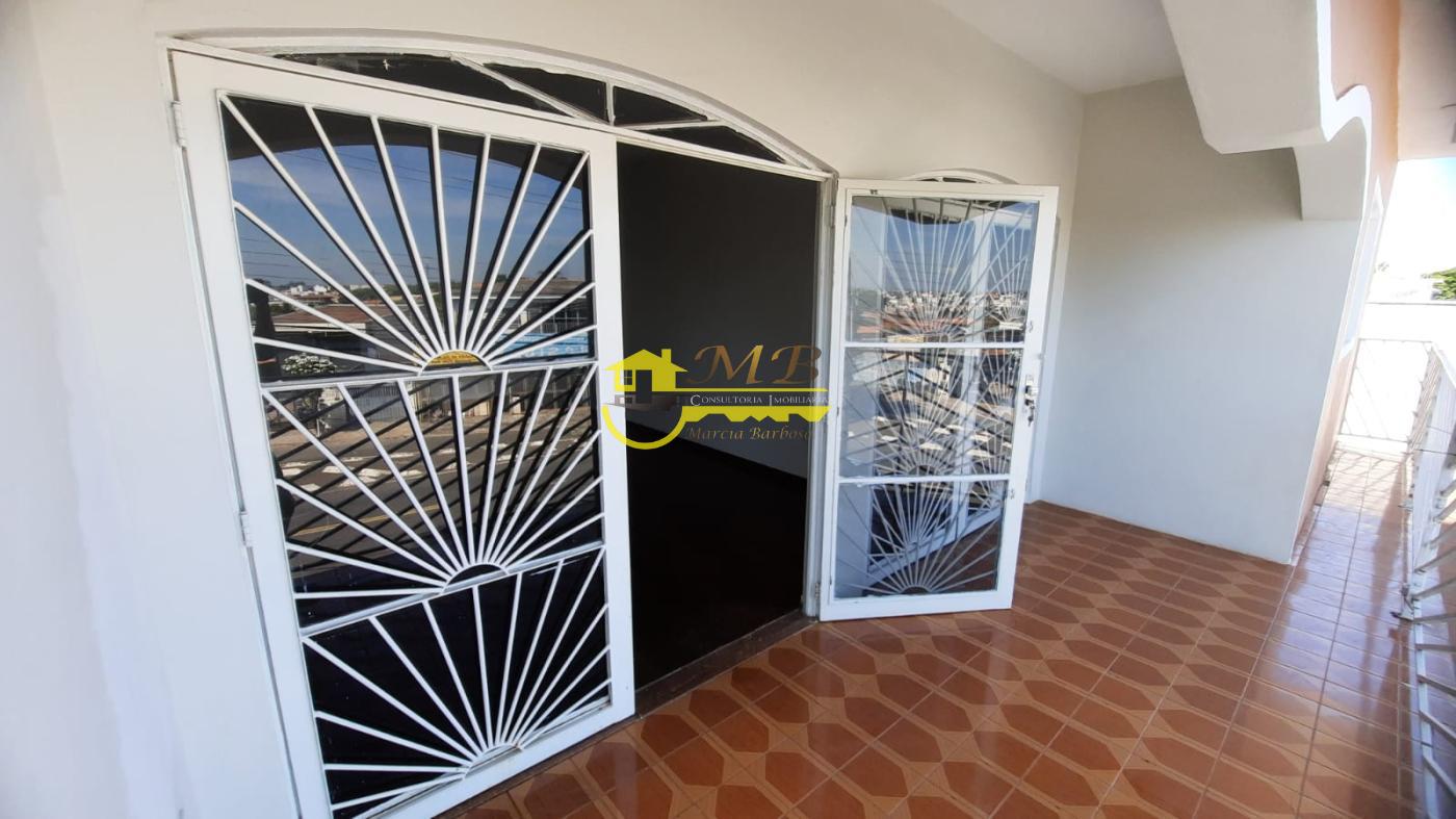 Casa à venda com 2 quartos, 100m² - Foto 3