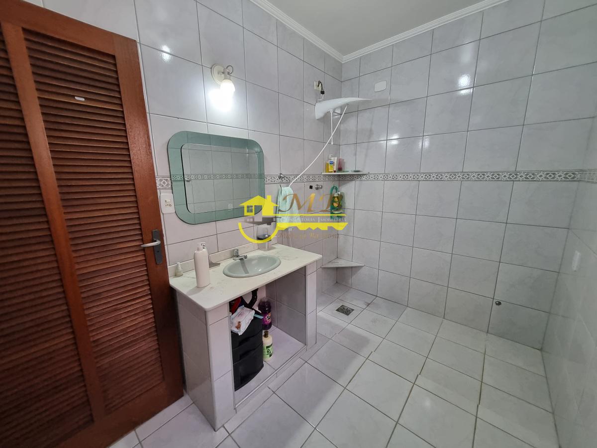Casa à venda com 3 quartos, 238m² - Foto 9
