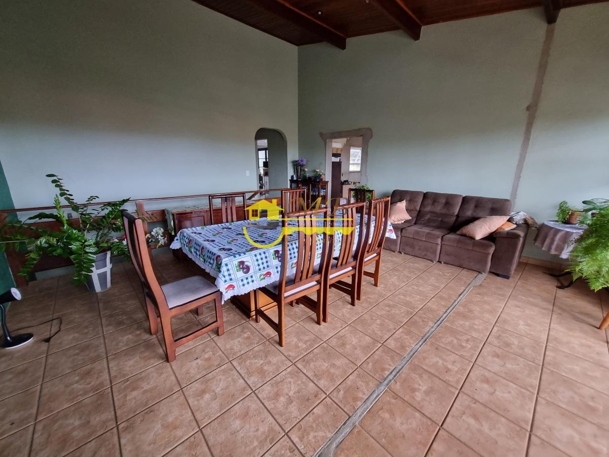 Casa à venda com 3 quartos, 238m² - Foto 4