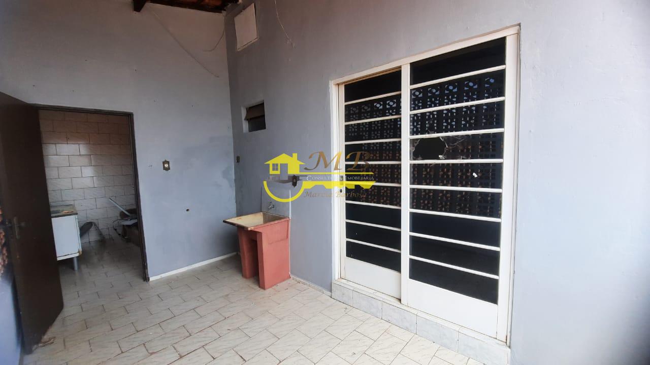 Casa à venda com 4 quartos, 180m² - Foto 13
