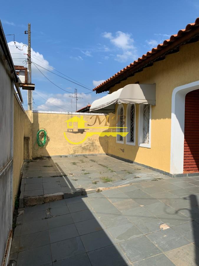 Casa à venda com 3 quartos, 200m² - Foto 2